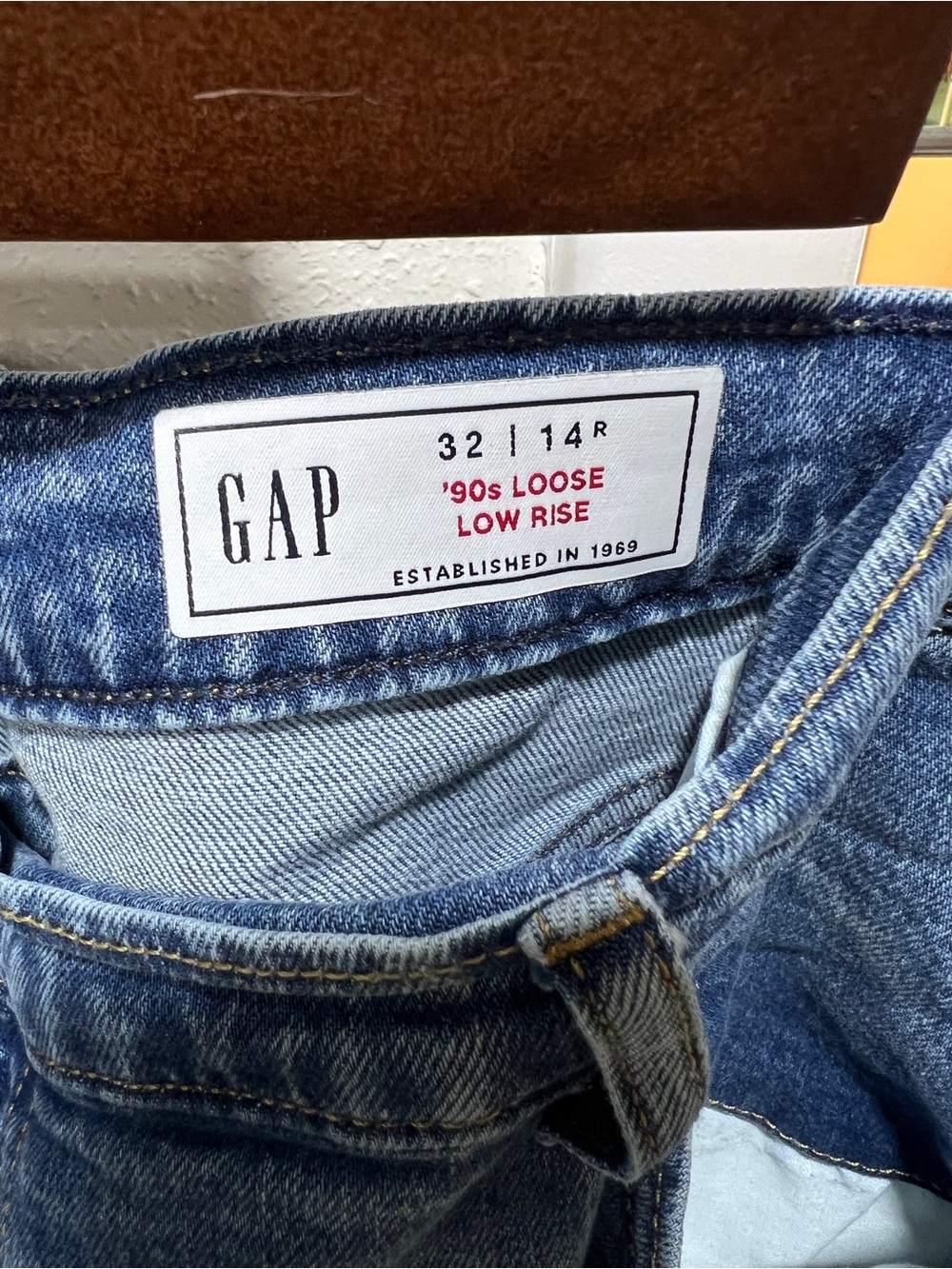 GAP '90s Loose Low Rise Women’s Jeans in Medium Blue Denim